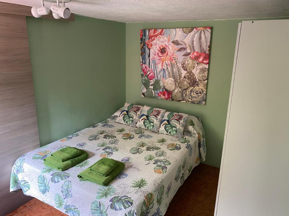 Estudio En La Playa De Calafell. Barcelona Eksteriør bilde